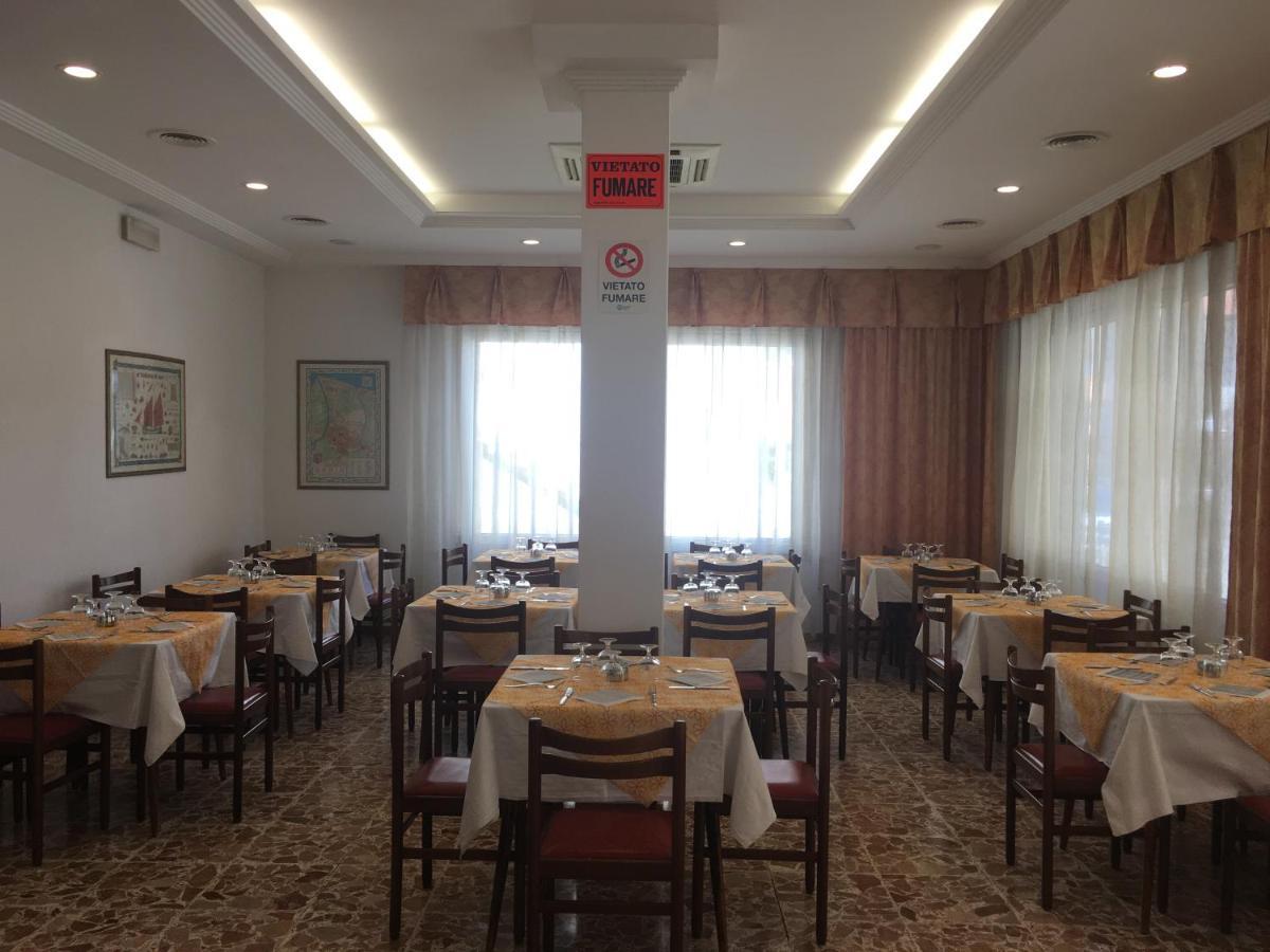Hotel Villa Rinaldini Rimini Luaran gambar